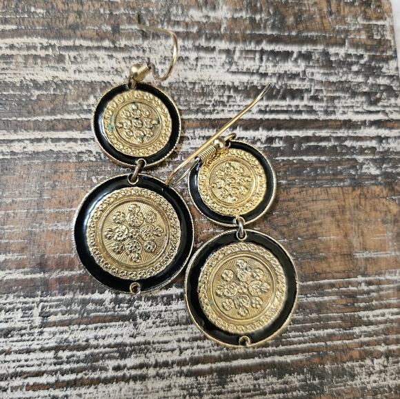 Vintage Coin Style Enamel Austria Earrings - Picture 5 of 12